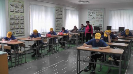 Районний огляд юних інспекторів руху.