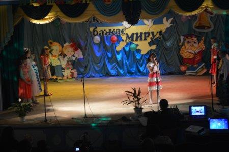 Прощання учнів 4-х класів з початковою школою