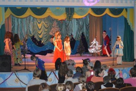 Новорічні свята для учнів середньої школи