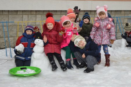 «Білі мухи налетіли – все подвір’я стало білим»