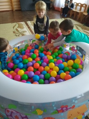 Позитивний вплив ігор із сухим басейном на розвиток дітей.