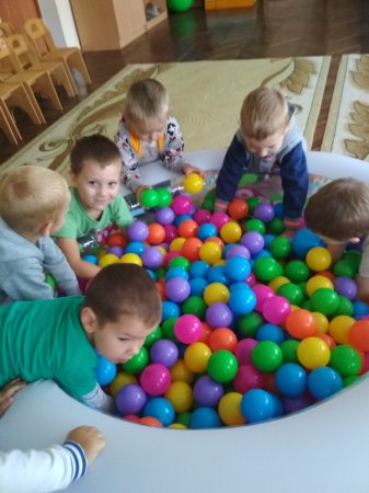 Позитивний вплив ігор із сухим басейном на розвиток дітей.