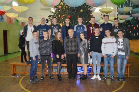 Новорічні казки випускників