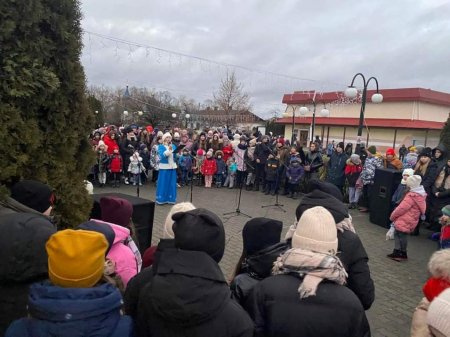 Відкриття новорічної ялинки громади